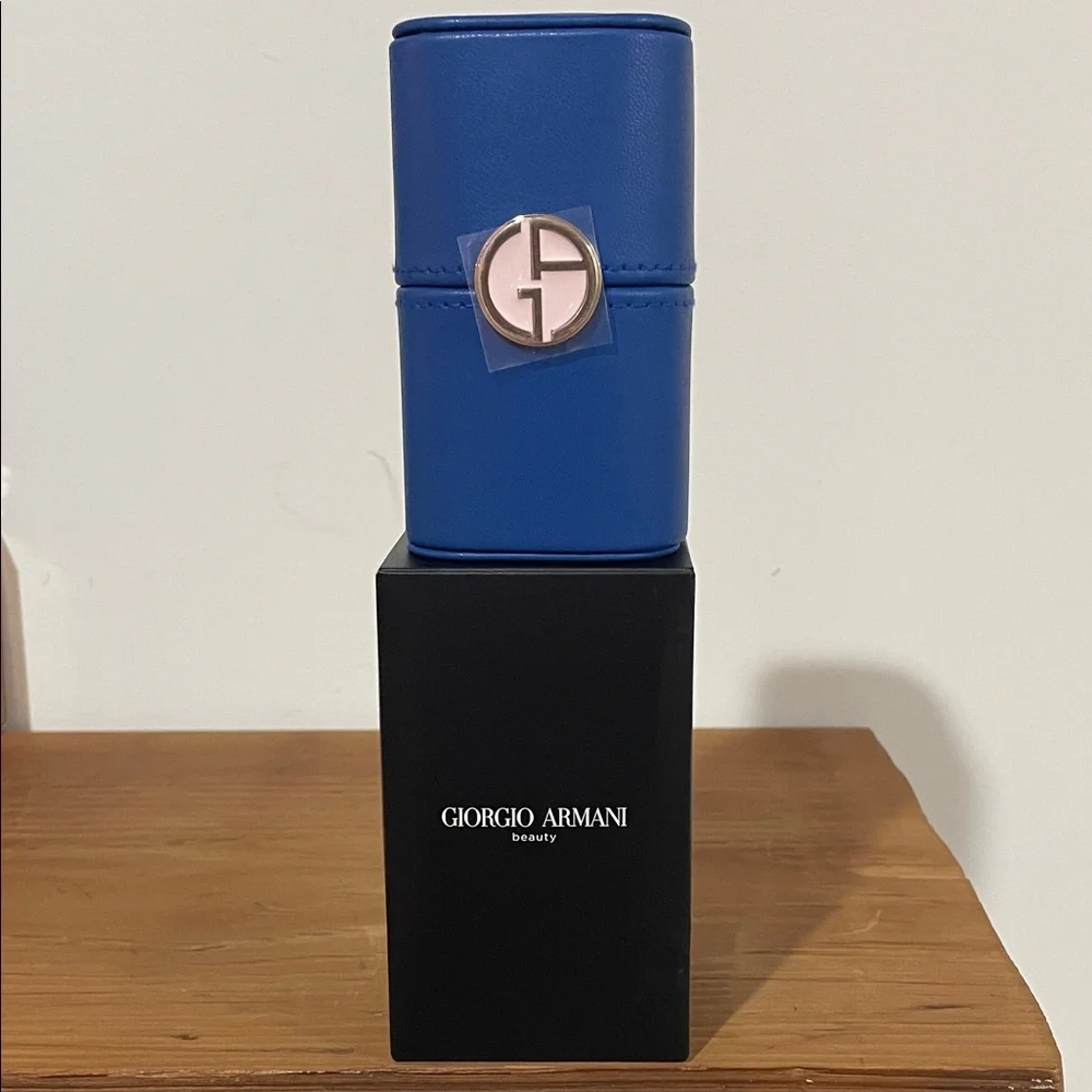 🎆 GIORGIO ARMANI VANITY/ TRAVEL CASE FOR A 50 ML. SIZE BOTTLE.